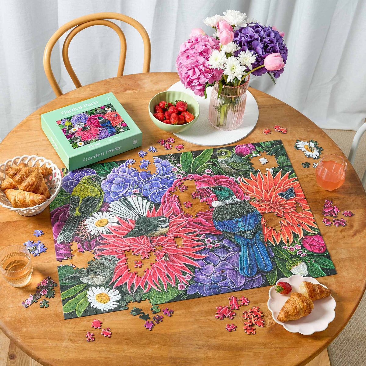 Garden Party - 1000 Piece Puzzle